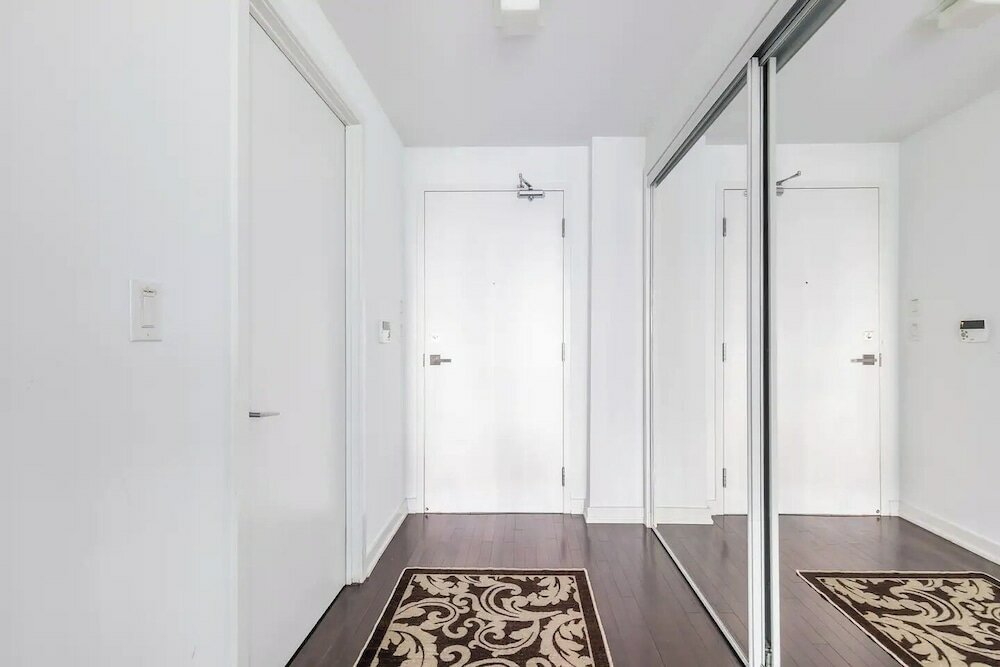 Фото The Harbour Toronto