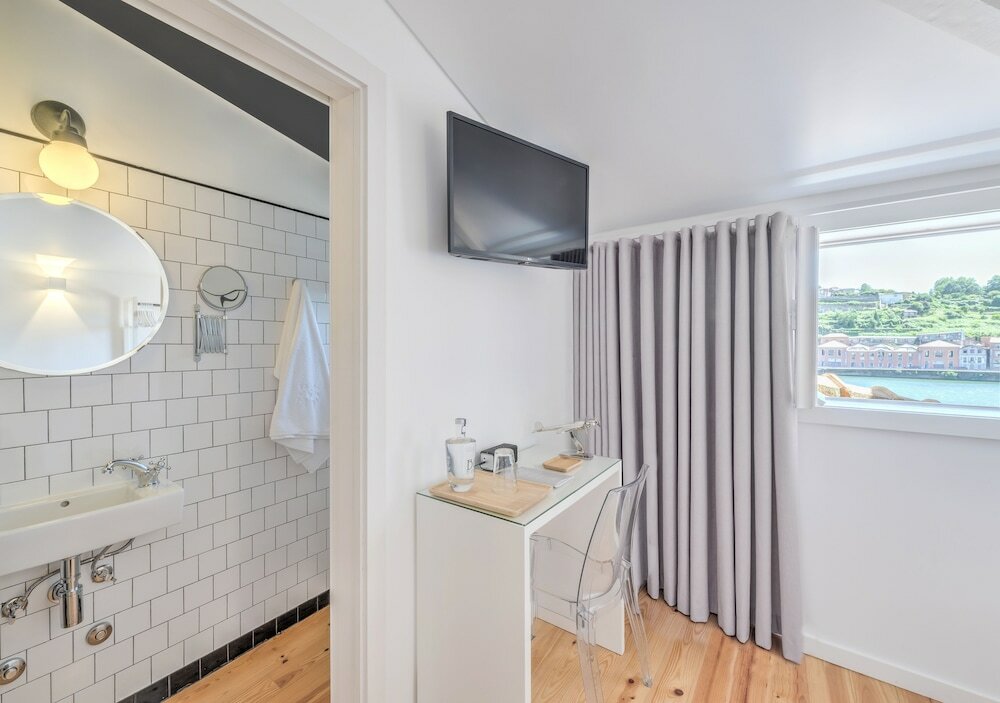 Фото Miragaia Riverside Suites