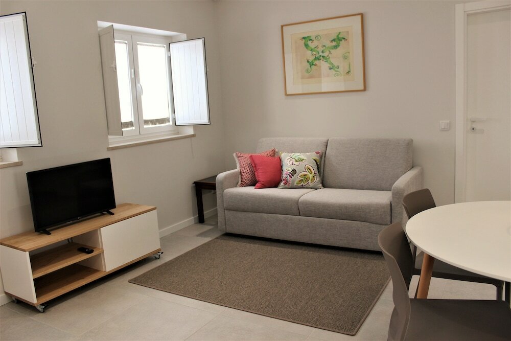 Фото Cardeal Suites & Apartments