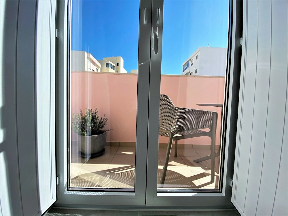 Фото Cardeal Suites & Apartments