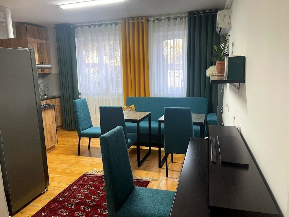 Фото Family Guest House & Hostel