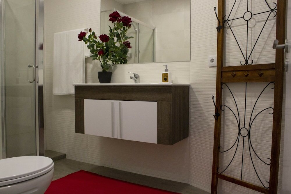 Фото Red House by the River