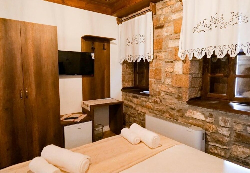 Фото Hotel Kapllani