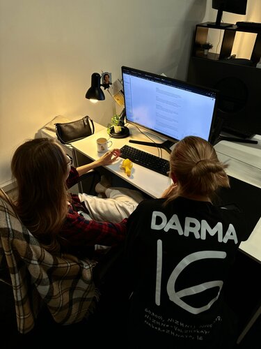 Артқы жағындағы ең үлкен бөкселер порно