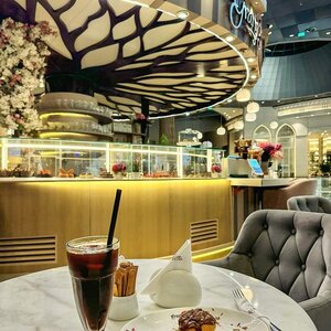 Granny's Waffles (Dubai Mall, Downtown Dubai, Dubai), cafe