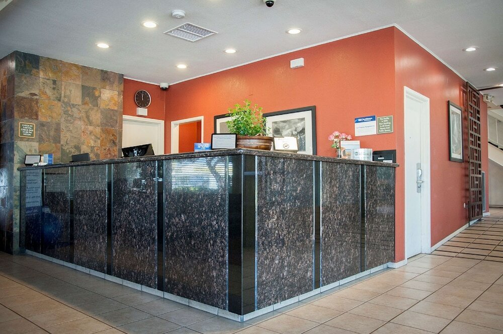 Фото Best Western Village Inn