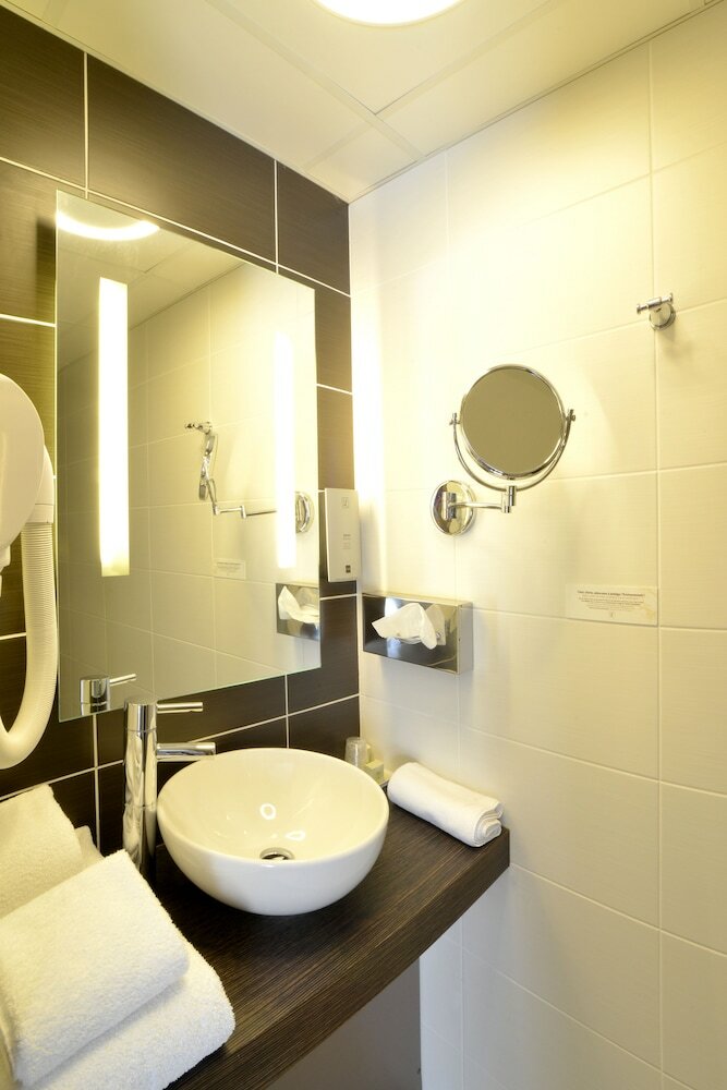 Фото Logis Hôtel Victor Hugo & SPA