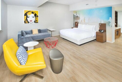 Гостиница Courtyard by Marriott Santa Monica в Санта Монике