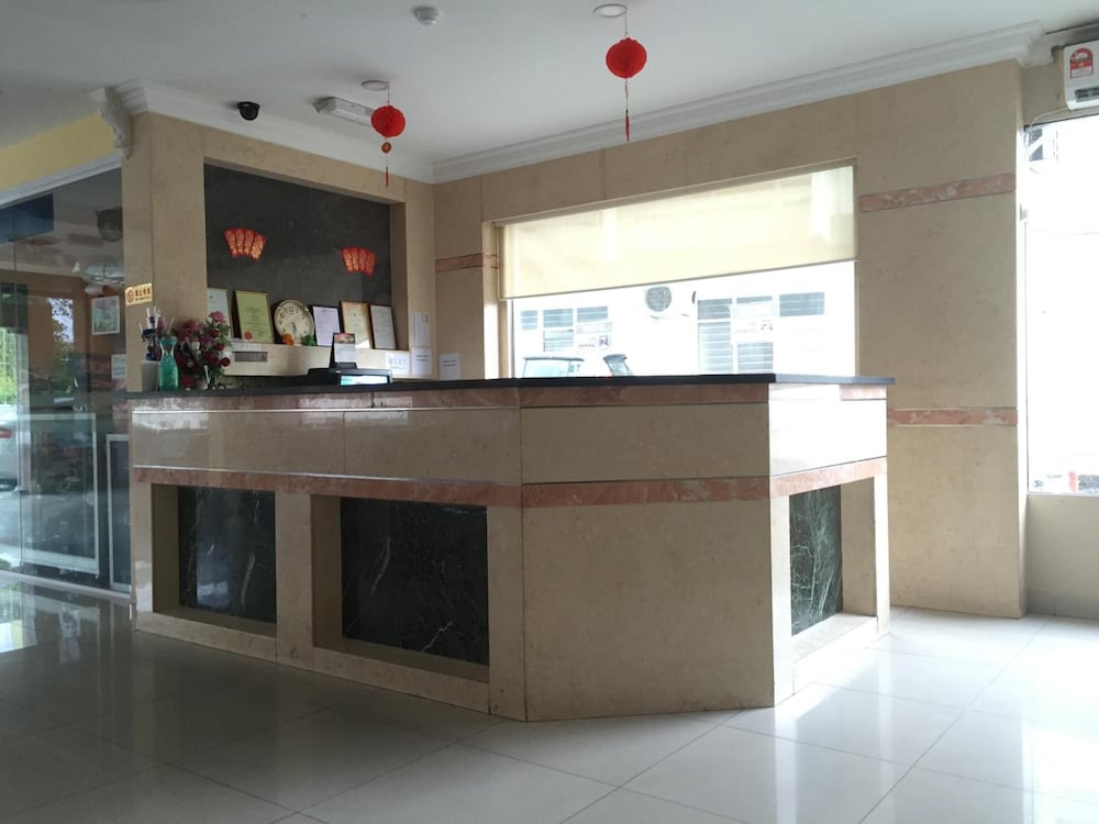 Фото Raja Inn Hotel