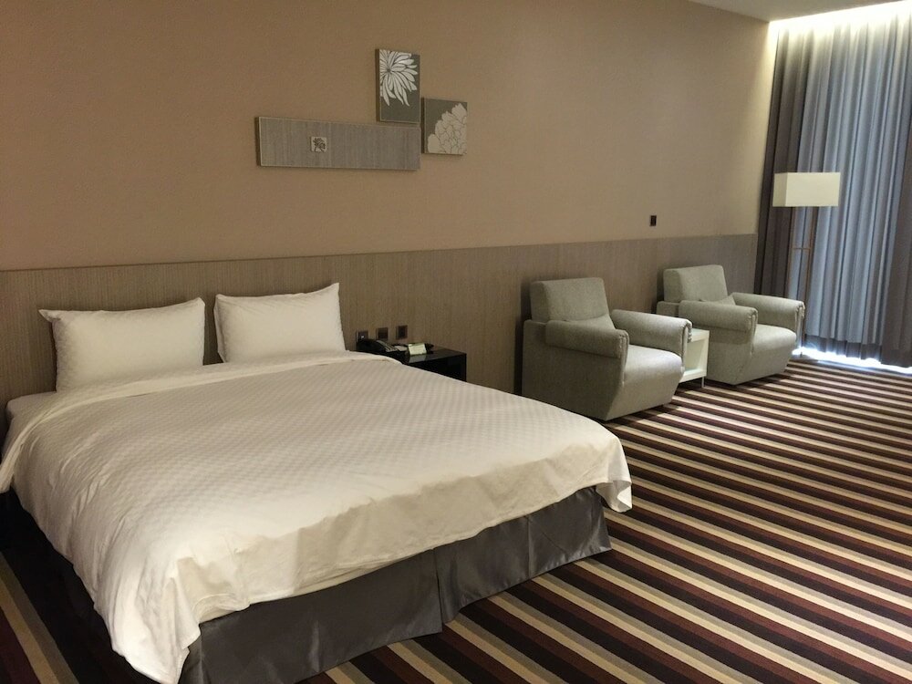 Фото Grand Royal Hotel