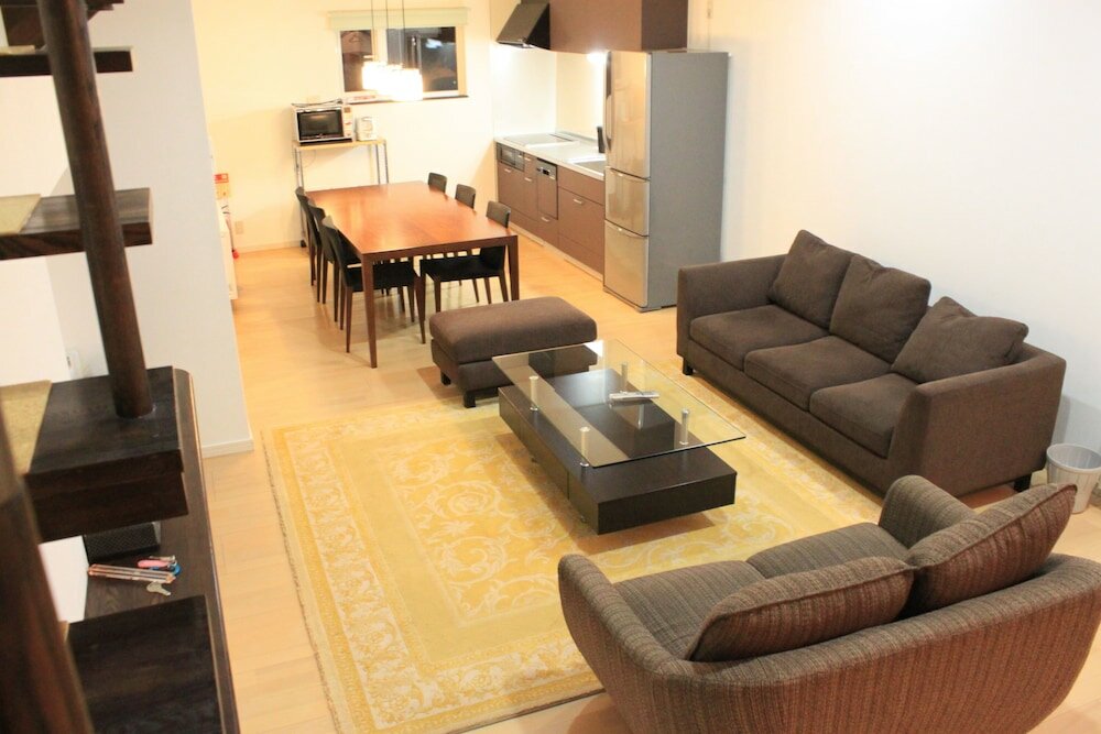 Фото Tsuru Apartments