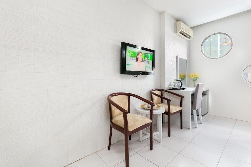 Фото Holiday Hotel