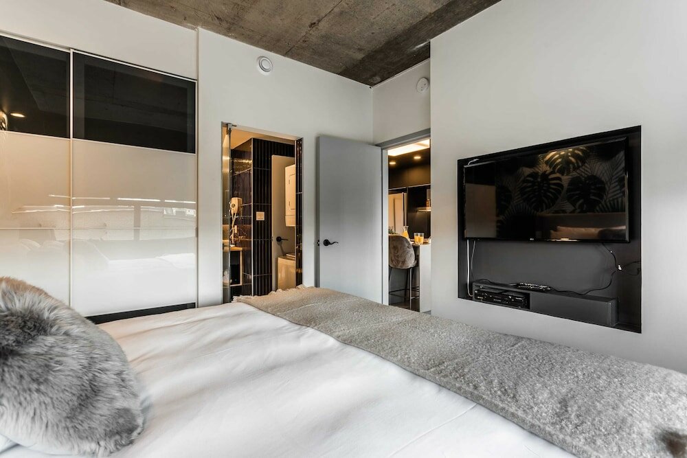 Фото Pierce Boutique Apartments