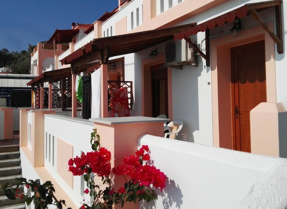 Фото Nereides Seaside Apartments