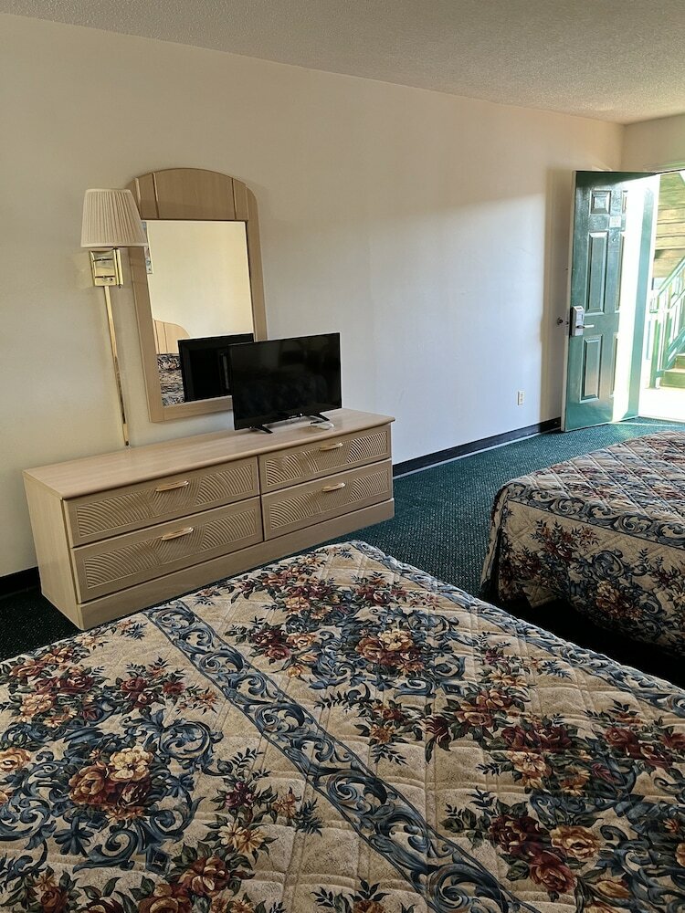 Фото Garden Inn & Suites