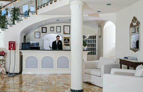 Внешний вид отеля Hotel Syrene в Капрях, фото 4