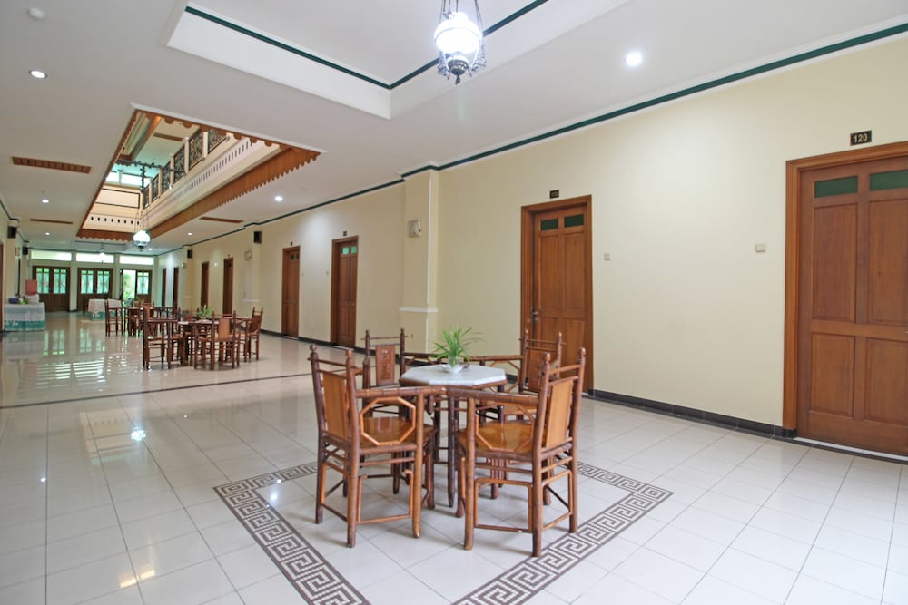 Фото RedDoorz near Xt Square Yogyakarta