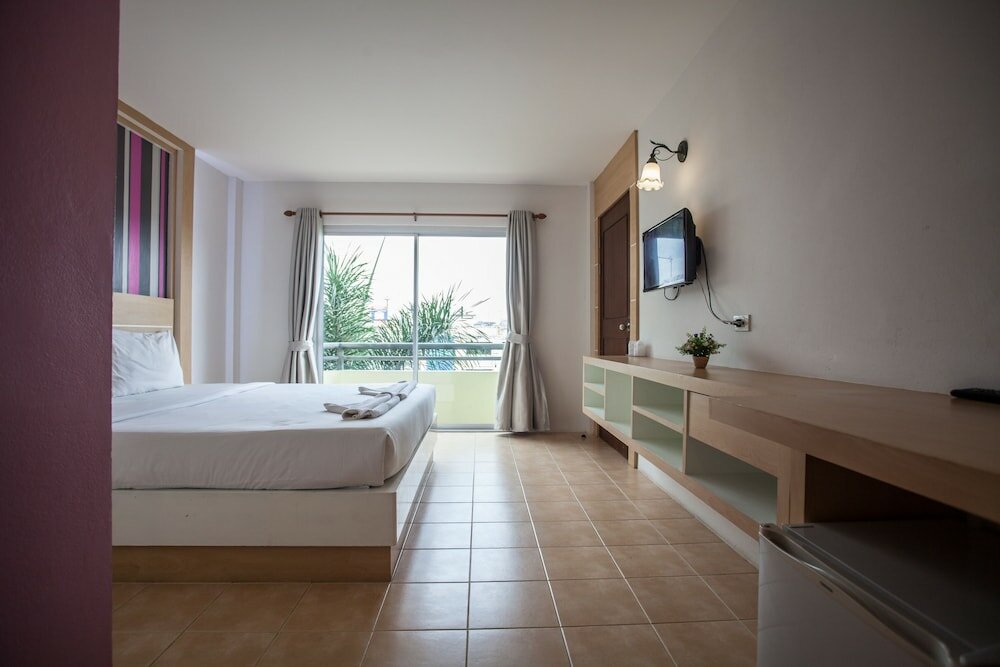 Фото The Greenery Hotel