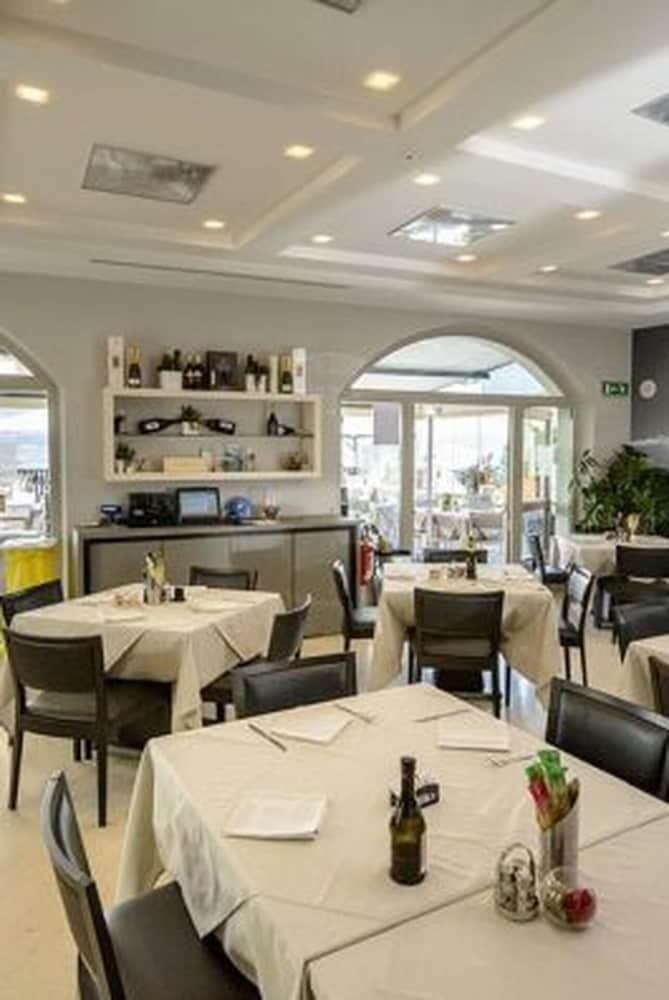 Фото Hotel del Porto