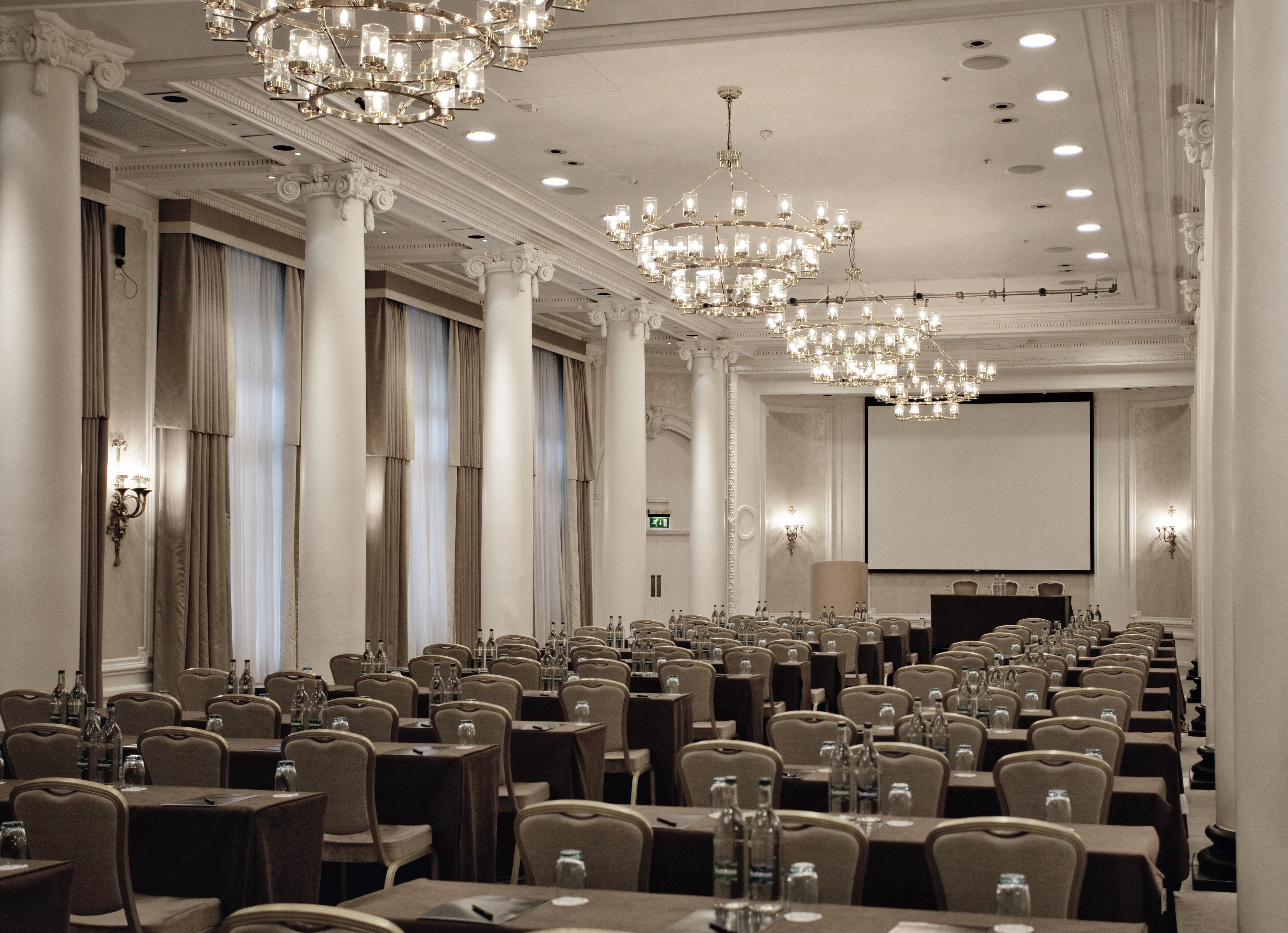 Фото The Waldorf Hilton, London