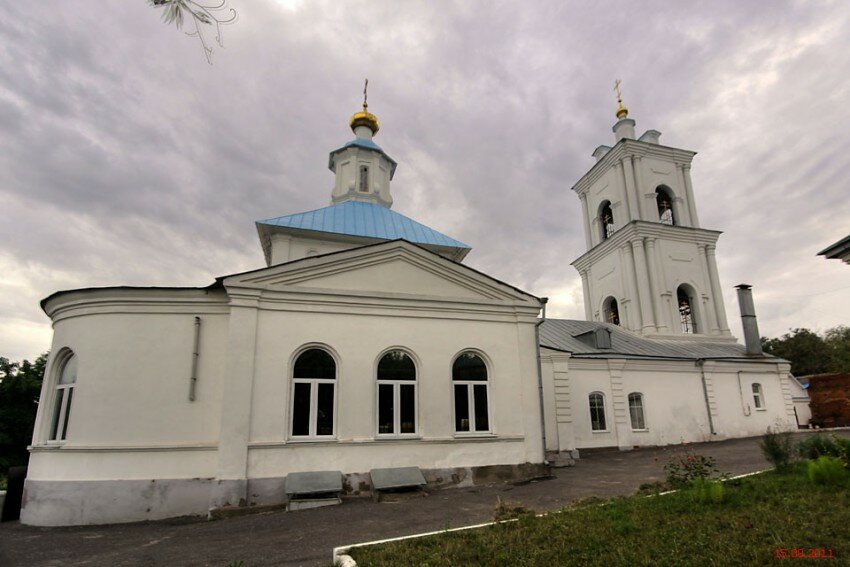 Тихвино онуфриевская церковь фабричный пер 8 фото