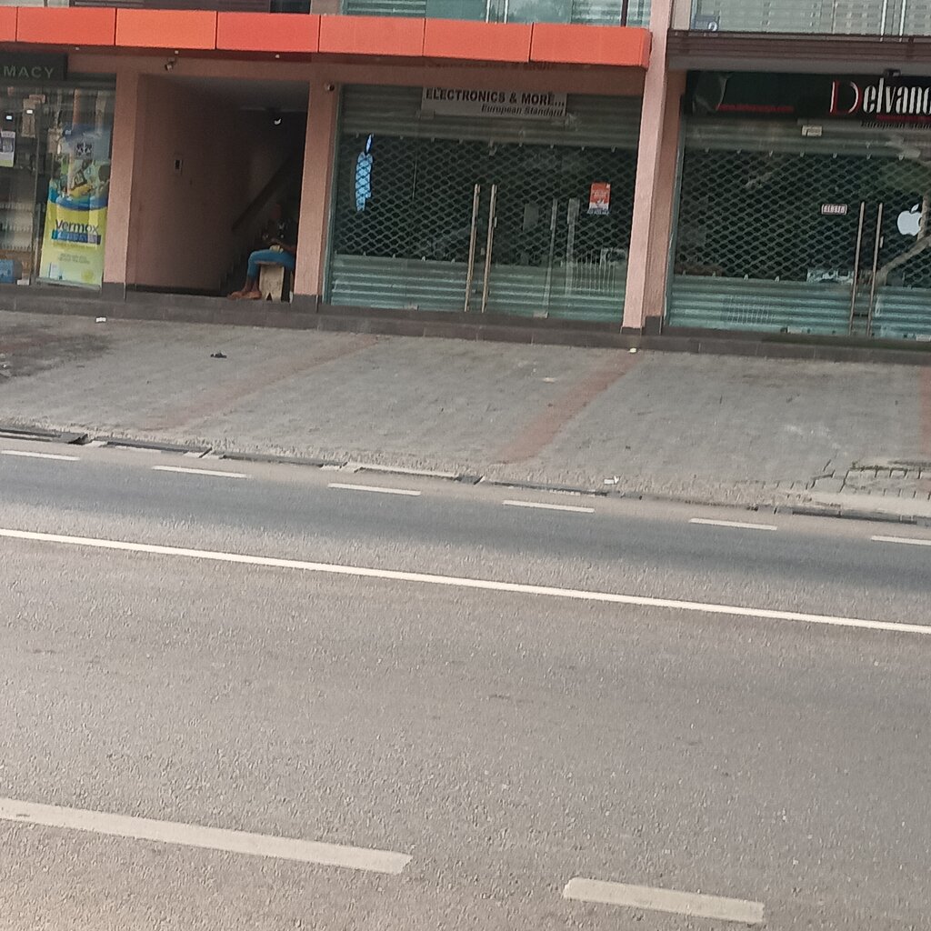 Electronics store Electronics and More, Accra, photo