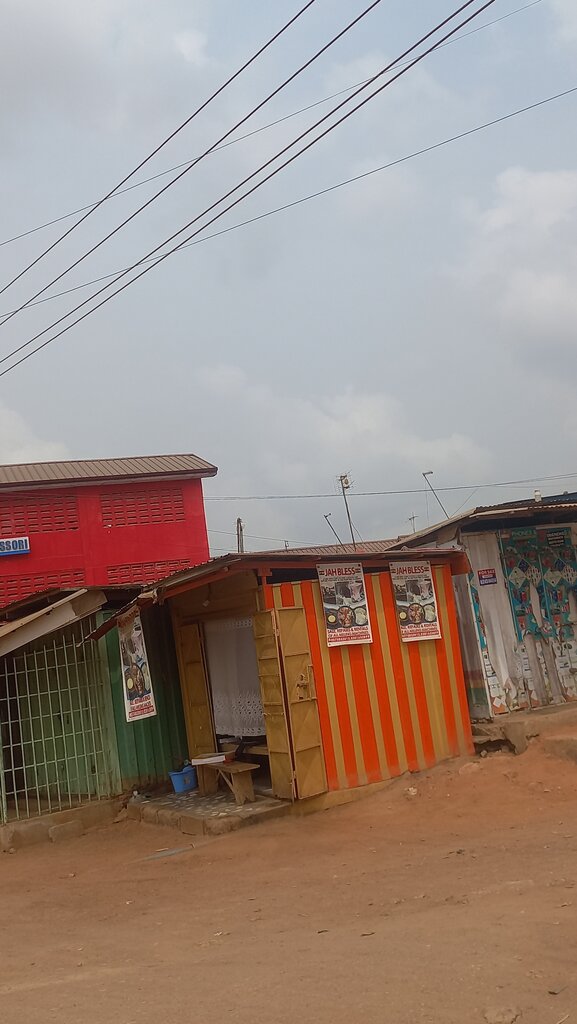 Milling Jah Bless, Accra, photo