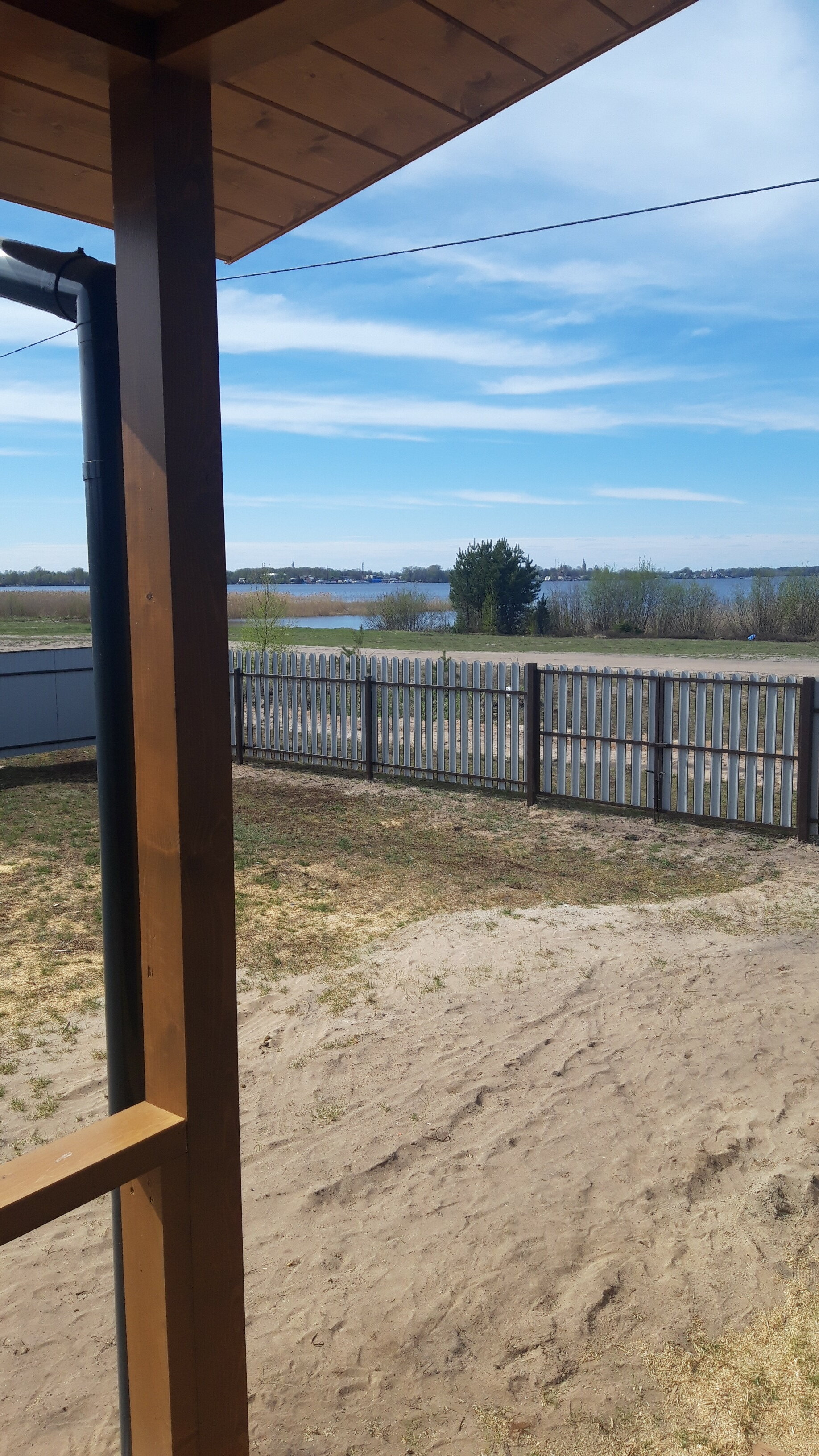 Фото Синий дом у пляжа