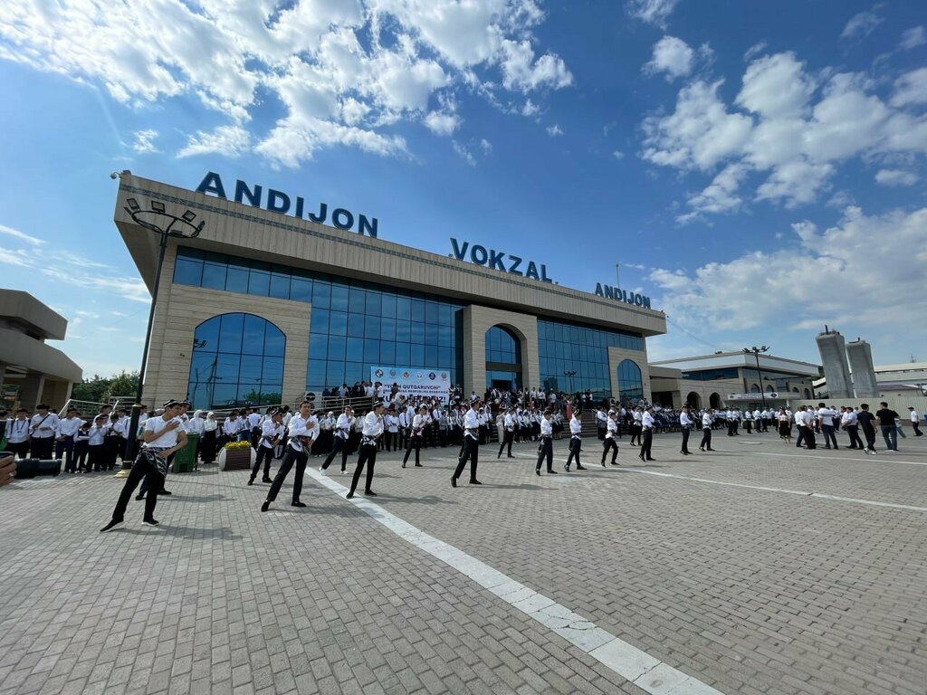 Temir yo‘l vokzali Andijon vokzali, Andijon, foto