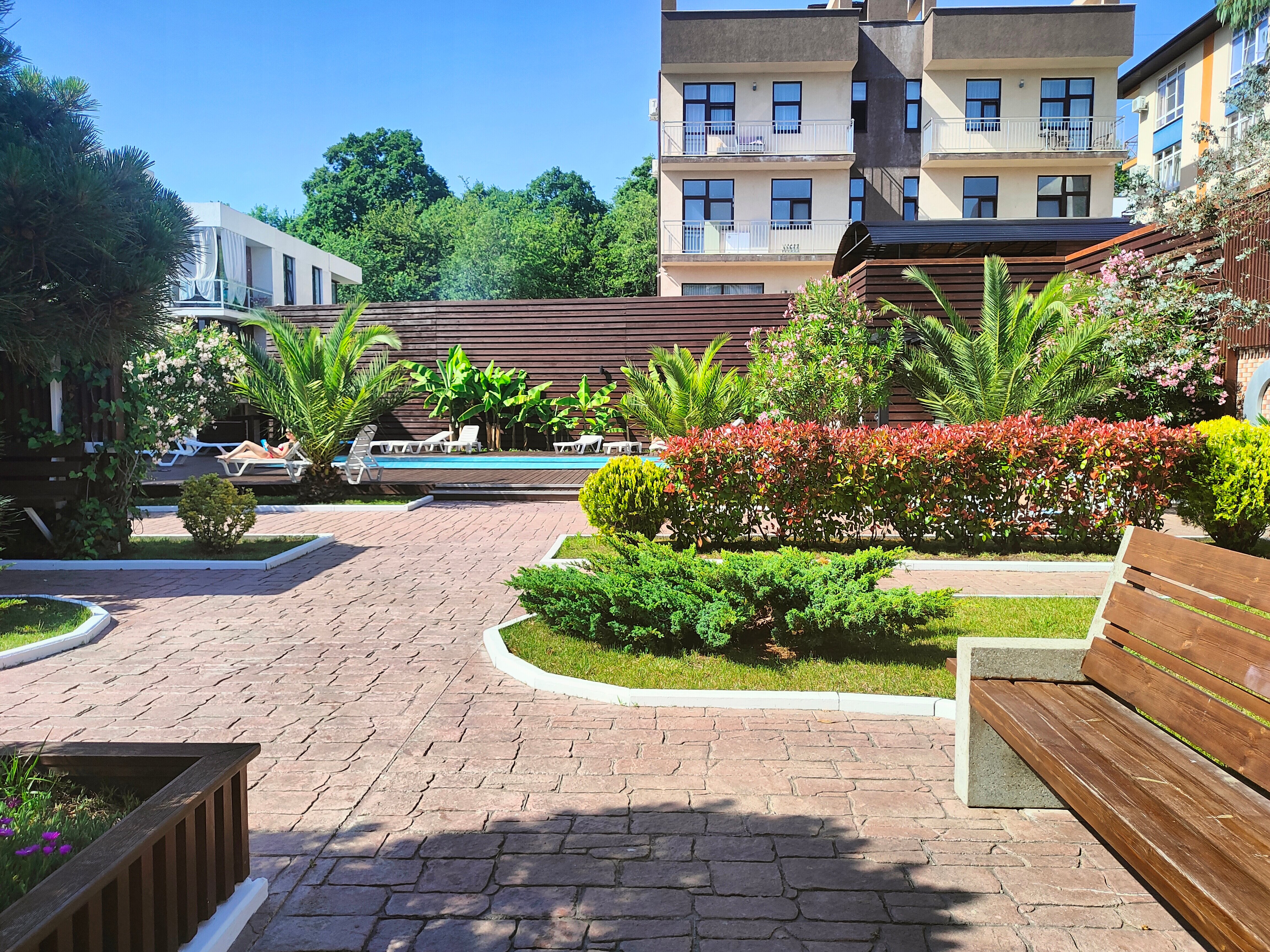 Фото отеля 2