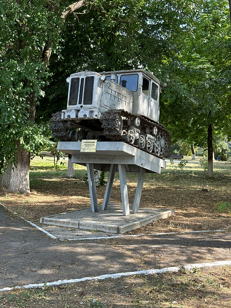 Monument to technology Трактор Т-74, Zernograd, photo
