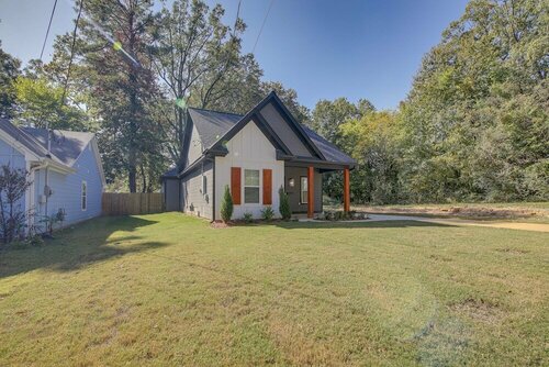 Гостиница Sunny Memphis Home ~ 2 Mi to Beale Street! в Мемфисе