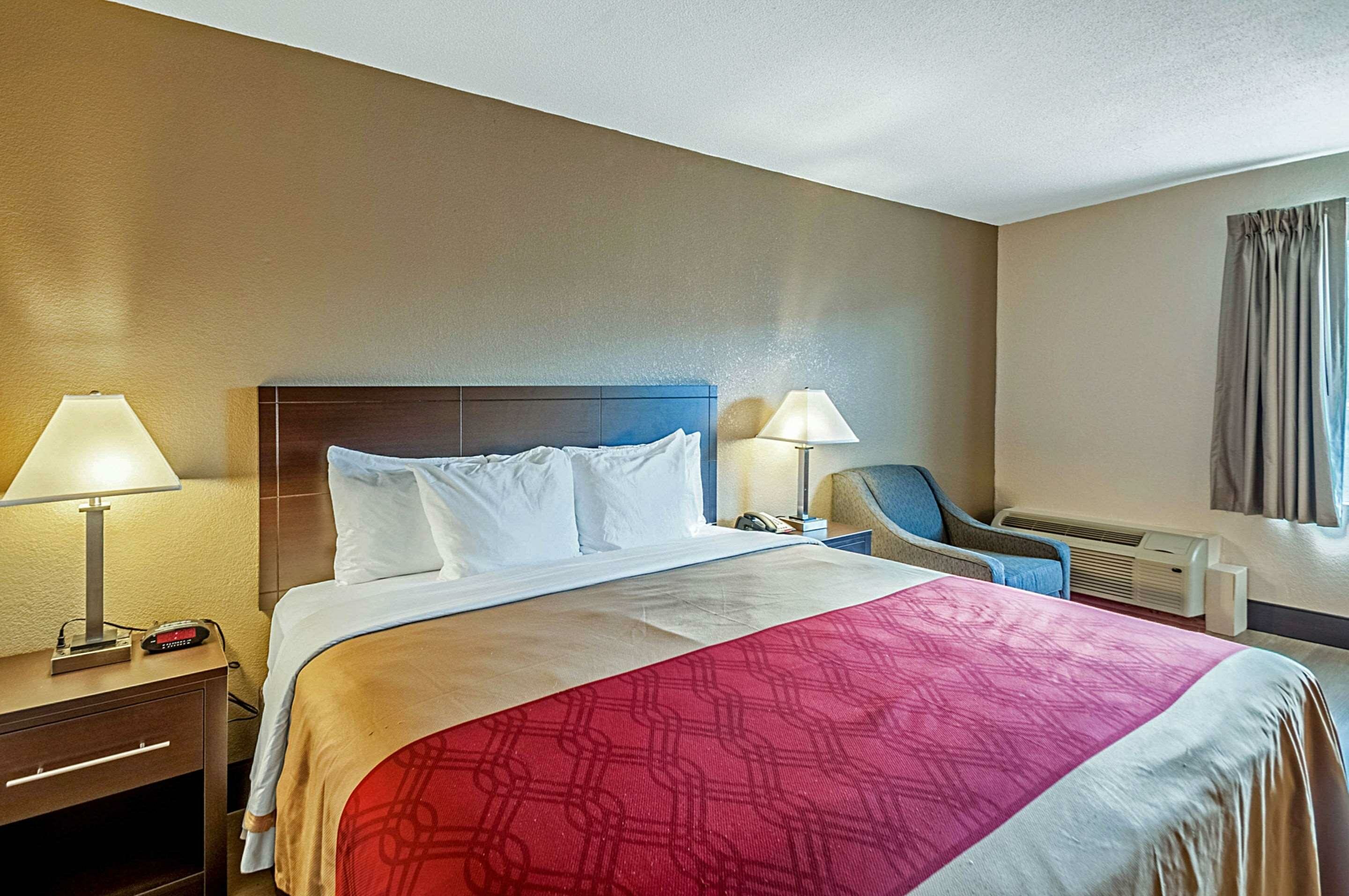 Фото Econo Lodge Hagerstown I-81
