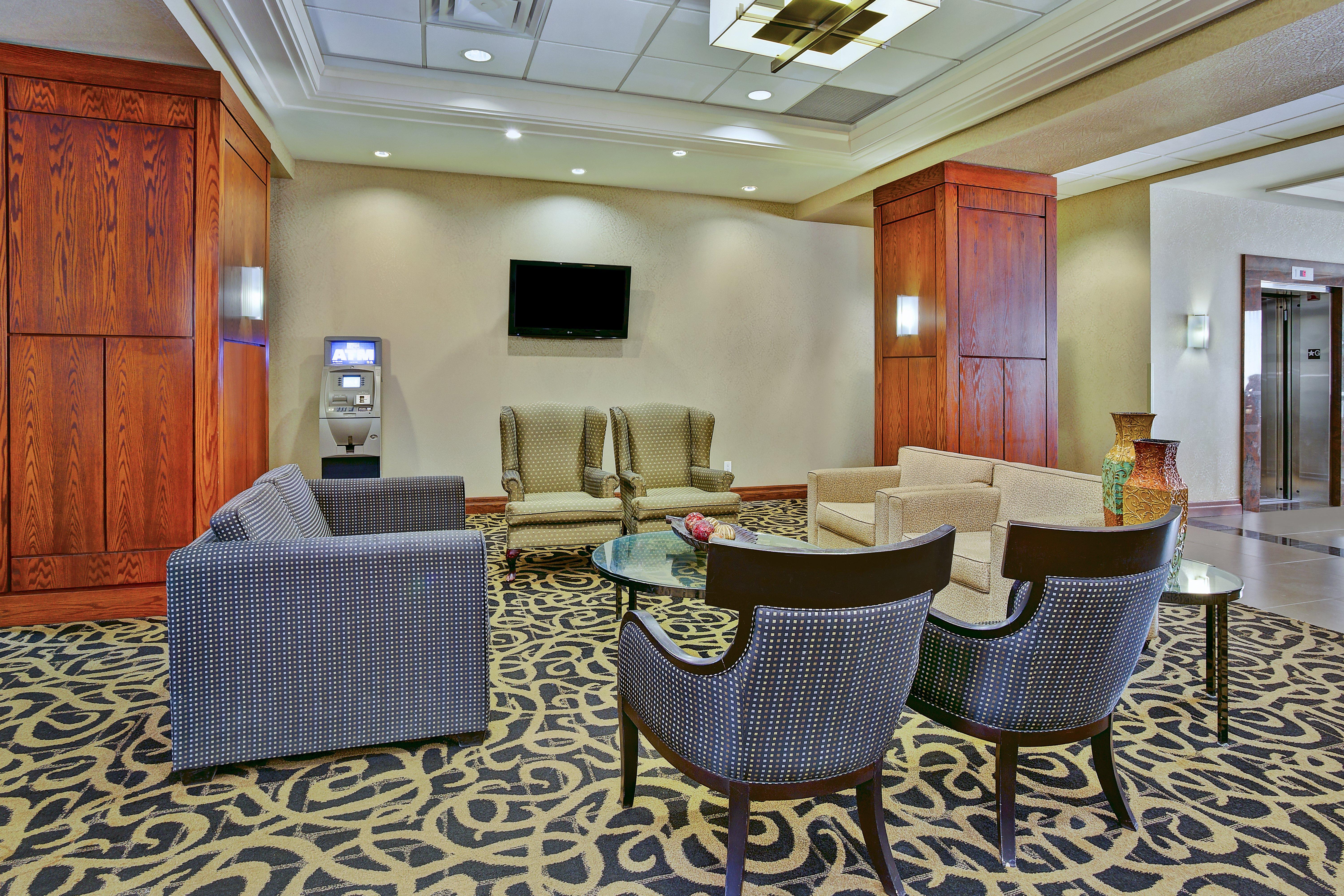 Фото Newmarket Hotel & Suites