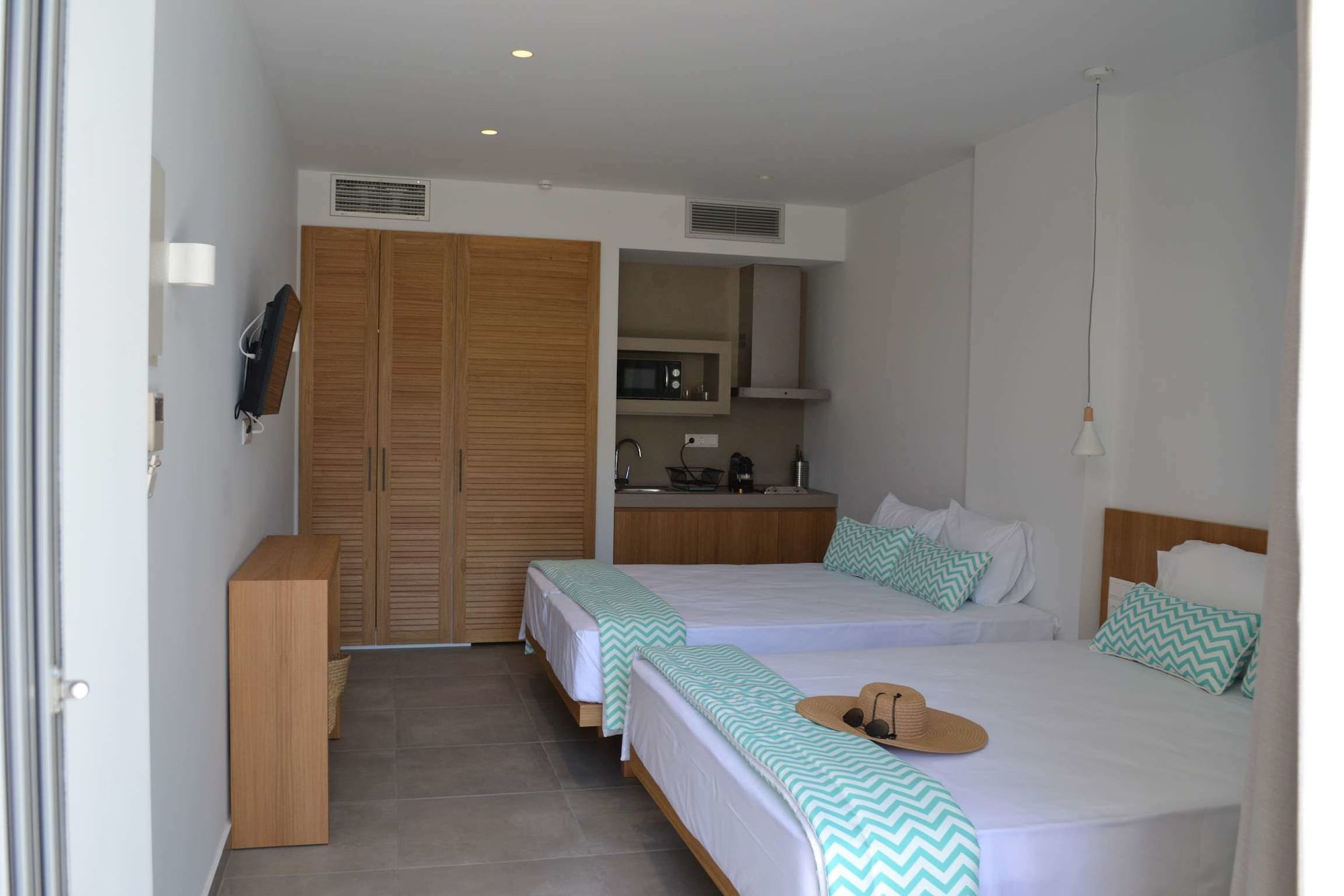 Фото Mougre Studios