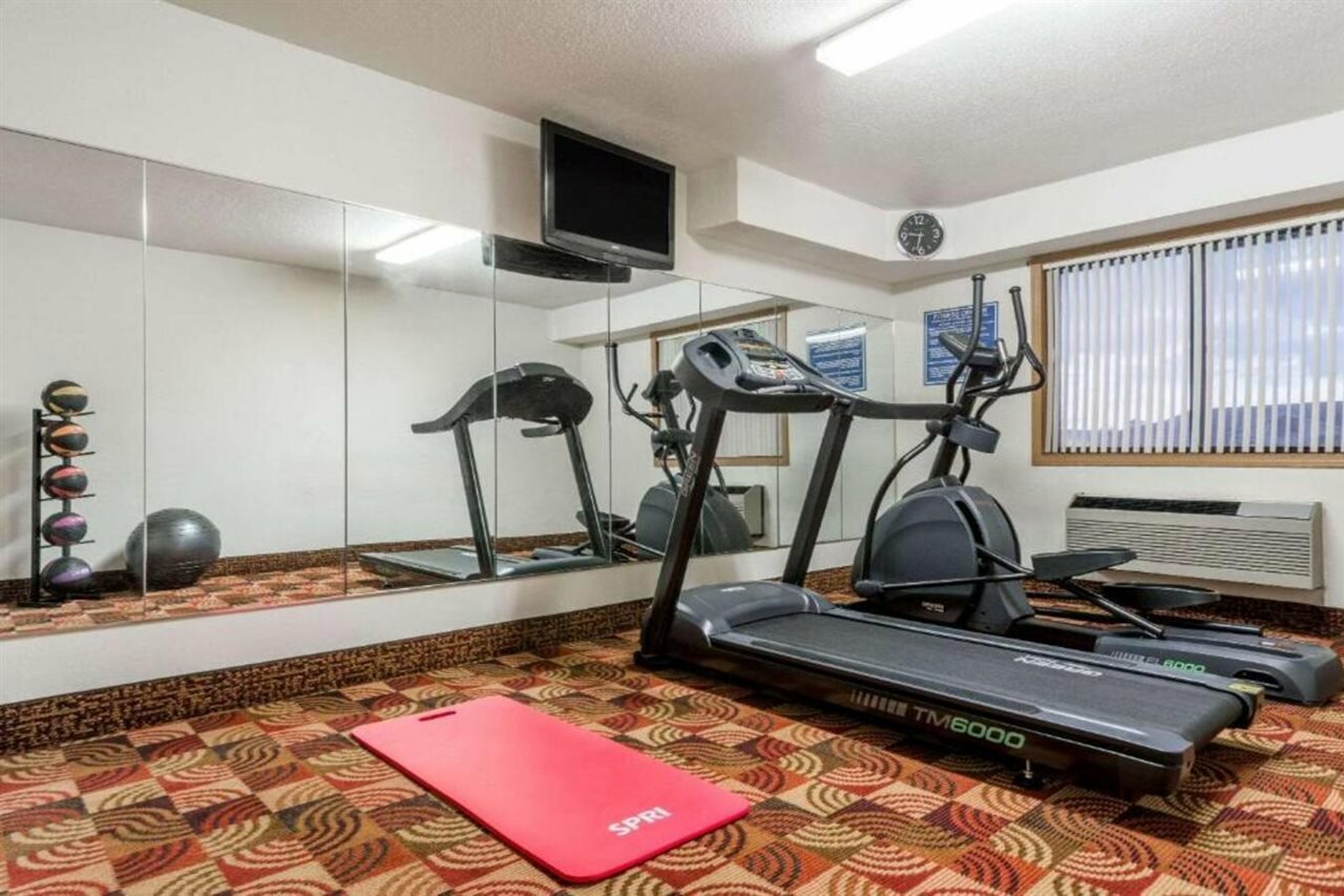 Фото Days Inn by Wyndham Muncie -Ball State University