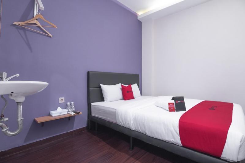 Фото RedDoorz near ITC Mangga Dua