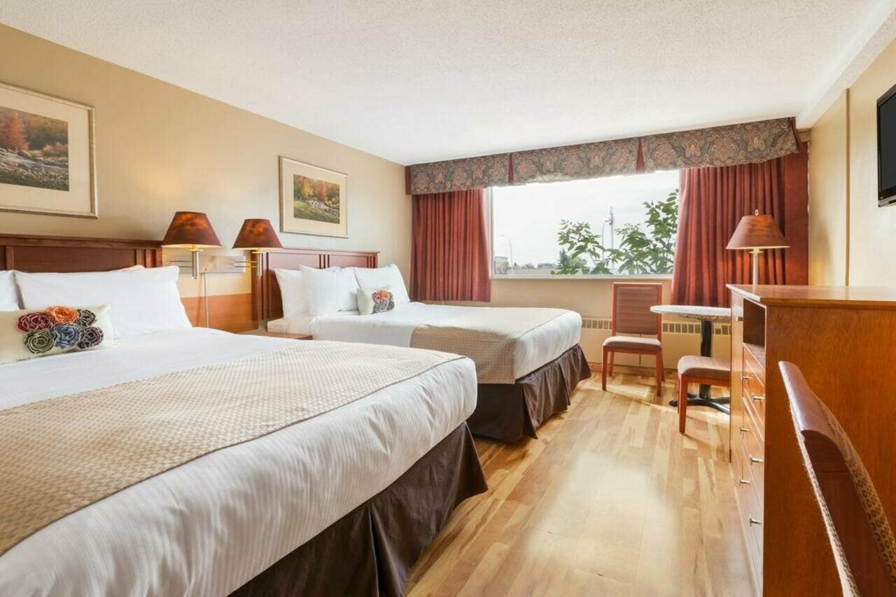 Фото Travelodge Edmonton East