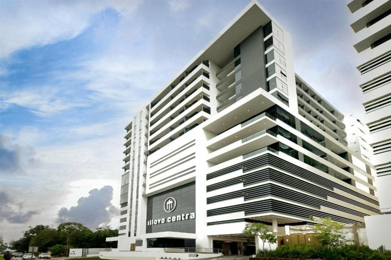 Фото Reserved Suites Illovo