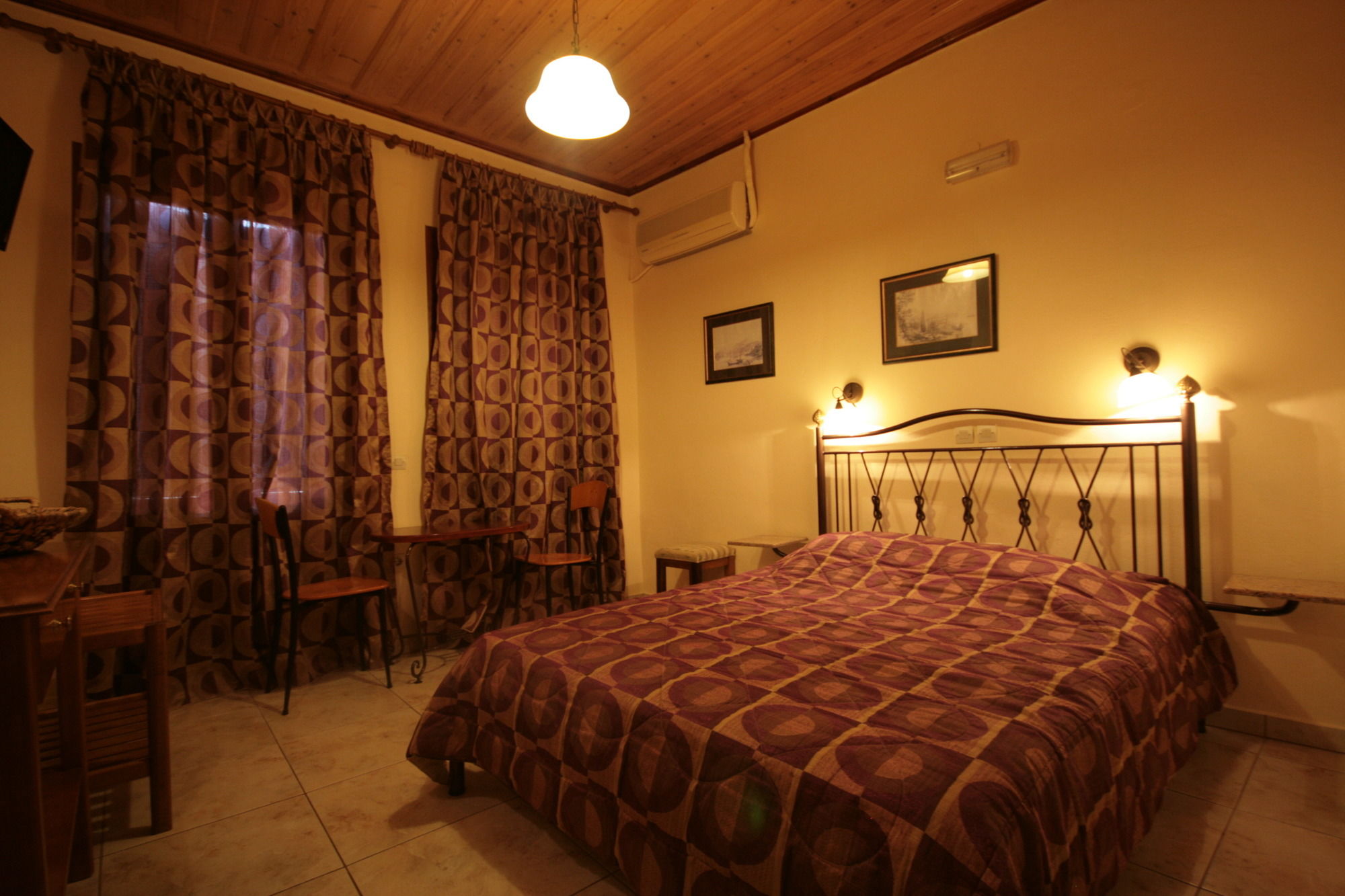 Фото Helena Hotel