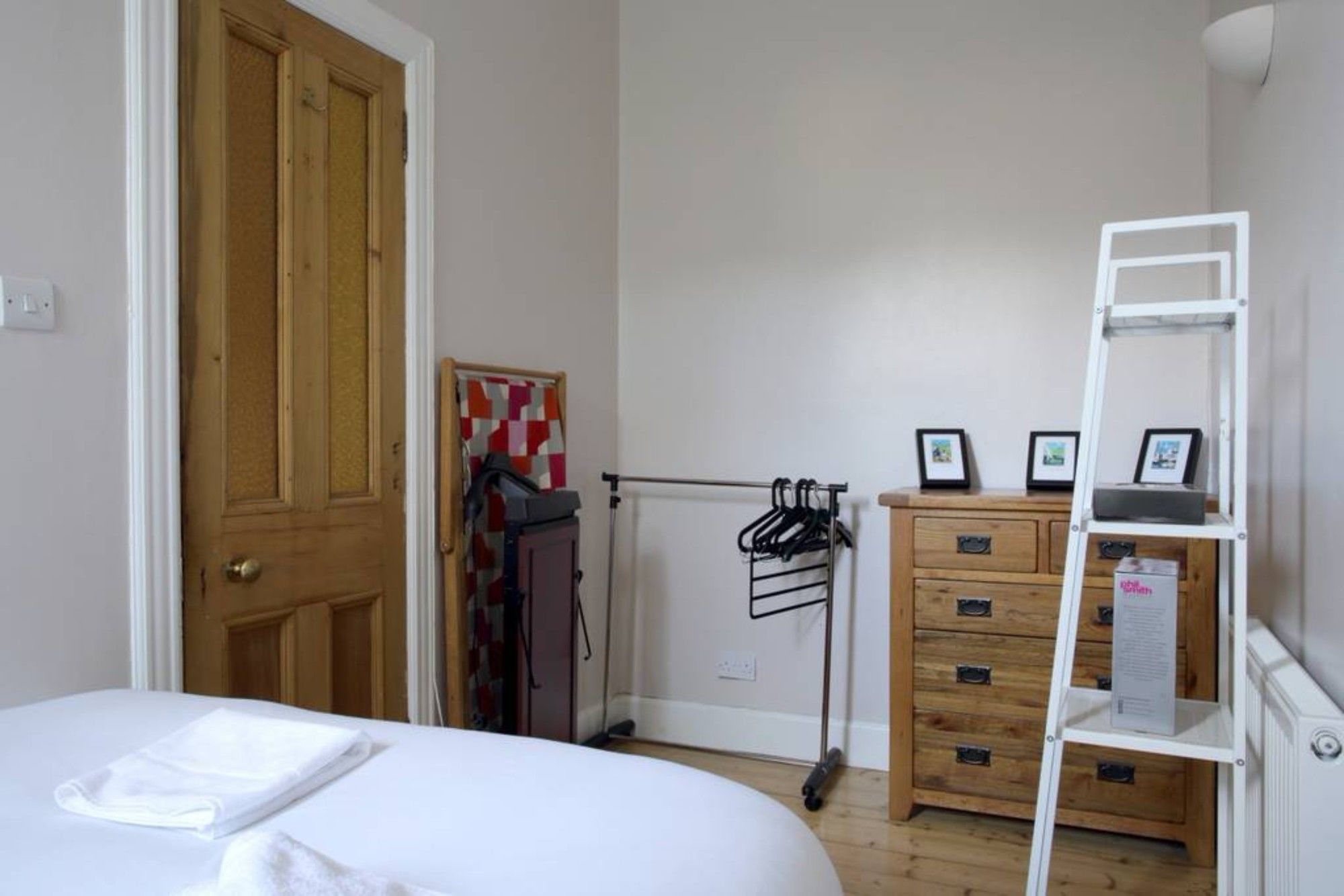 Фото Central and Spacious 2 Bedroom Flat With Garden