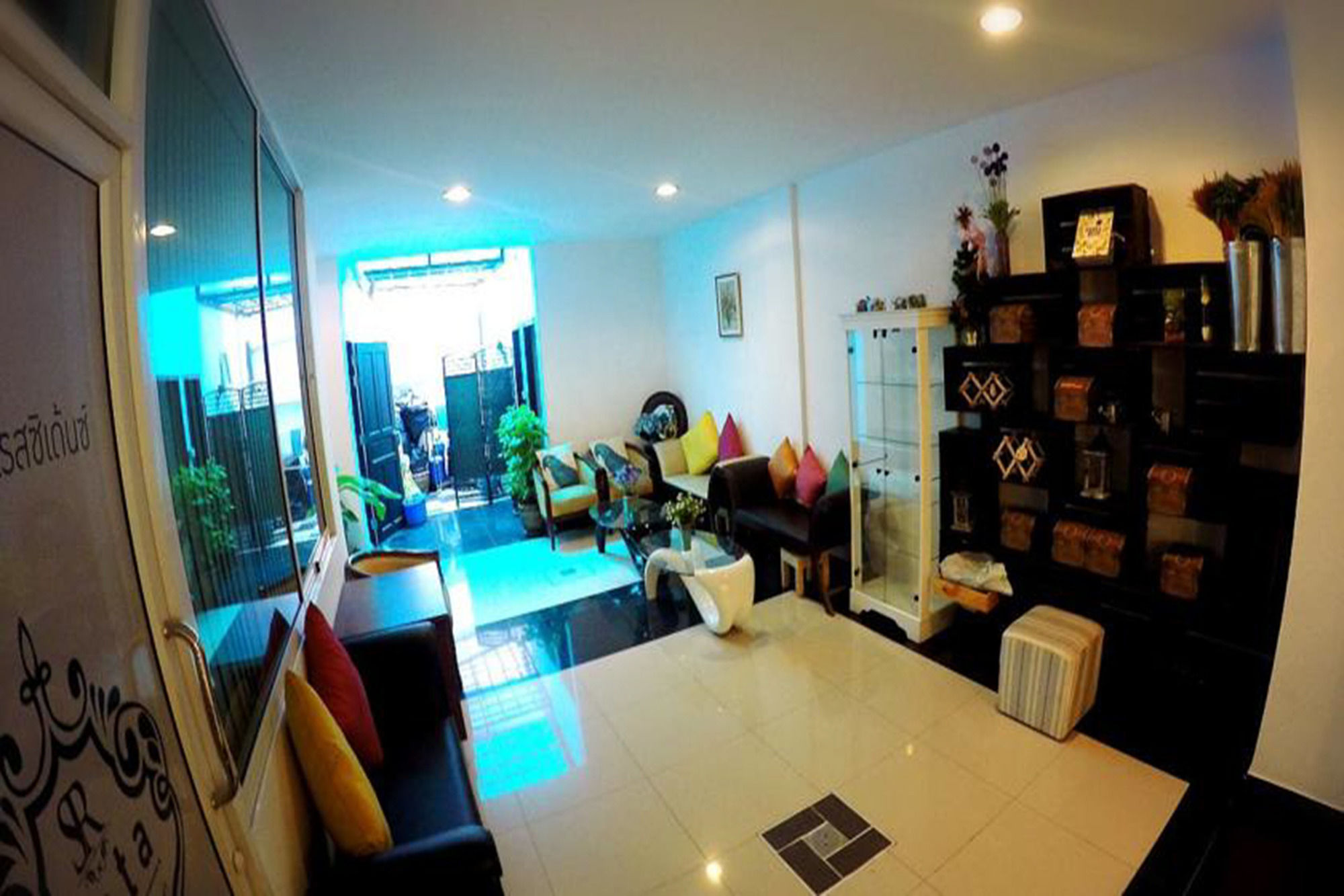 Фото Oyo 898 Sota Residence