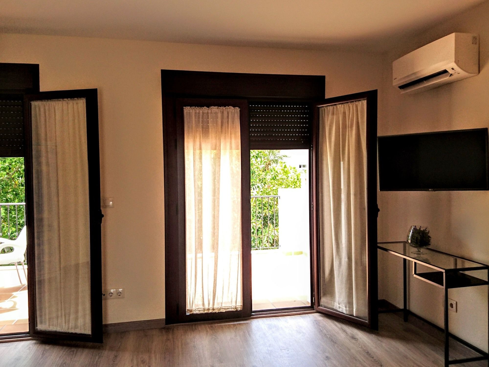 Фото Hostal Apartamentos el Gallo