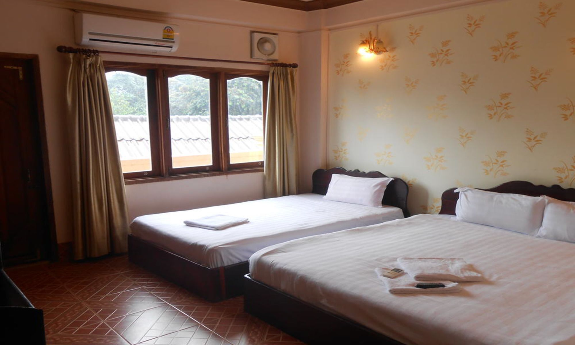 Фото Vanhmaly Hotel