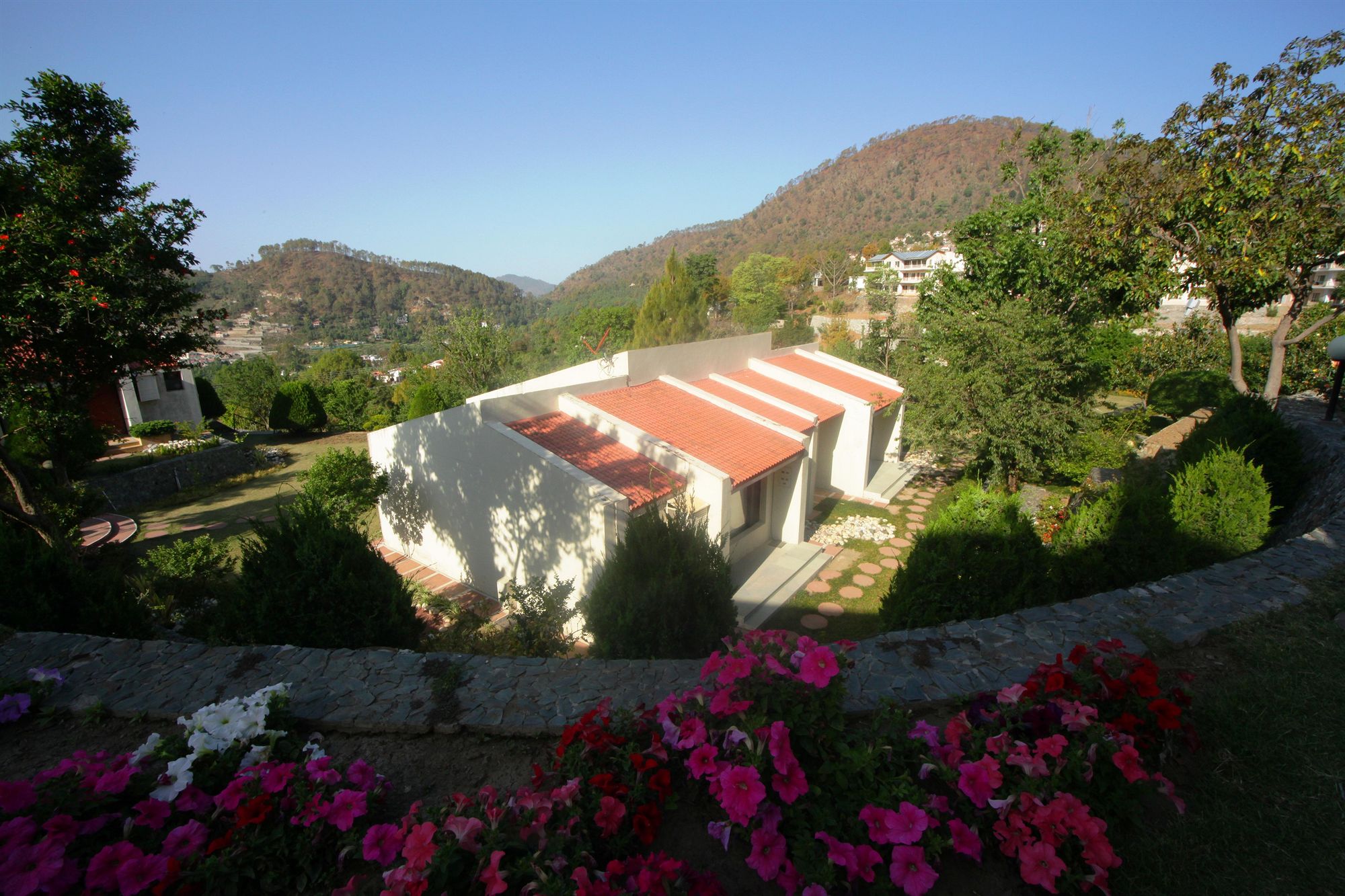 Фото Country Inn Nature Resort Bhimtal