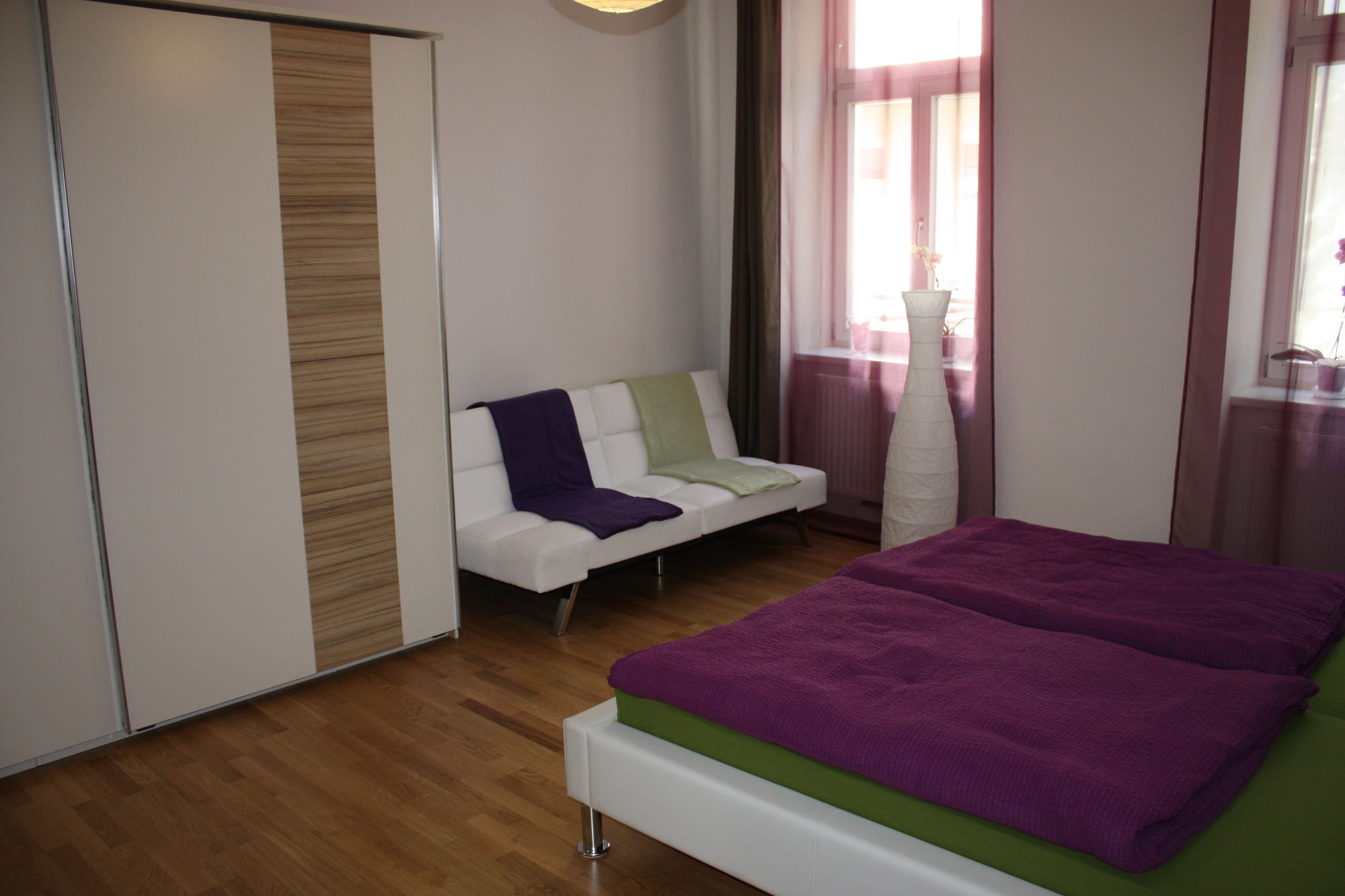 Фото GoVienna Modern Apartment