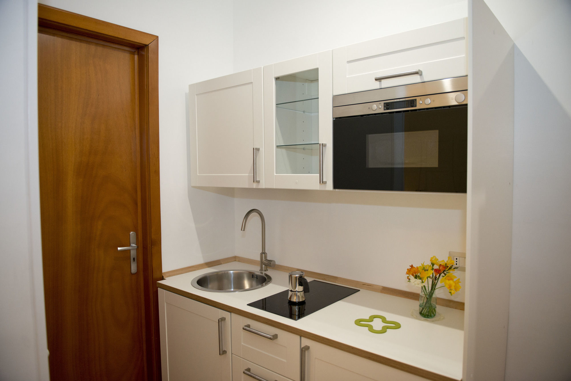 Фото Garibaldi R&b