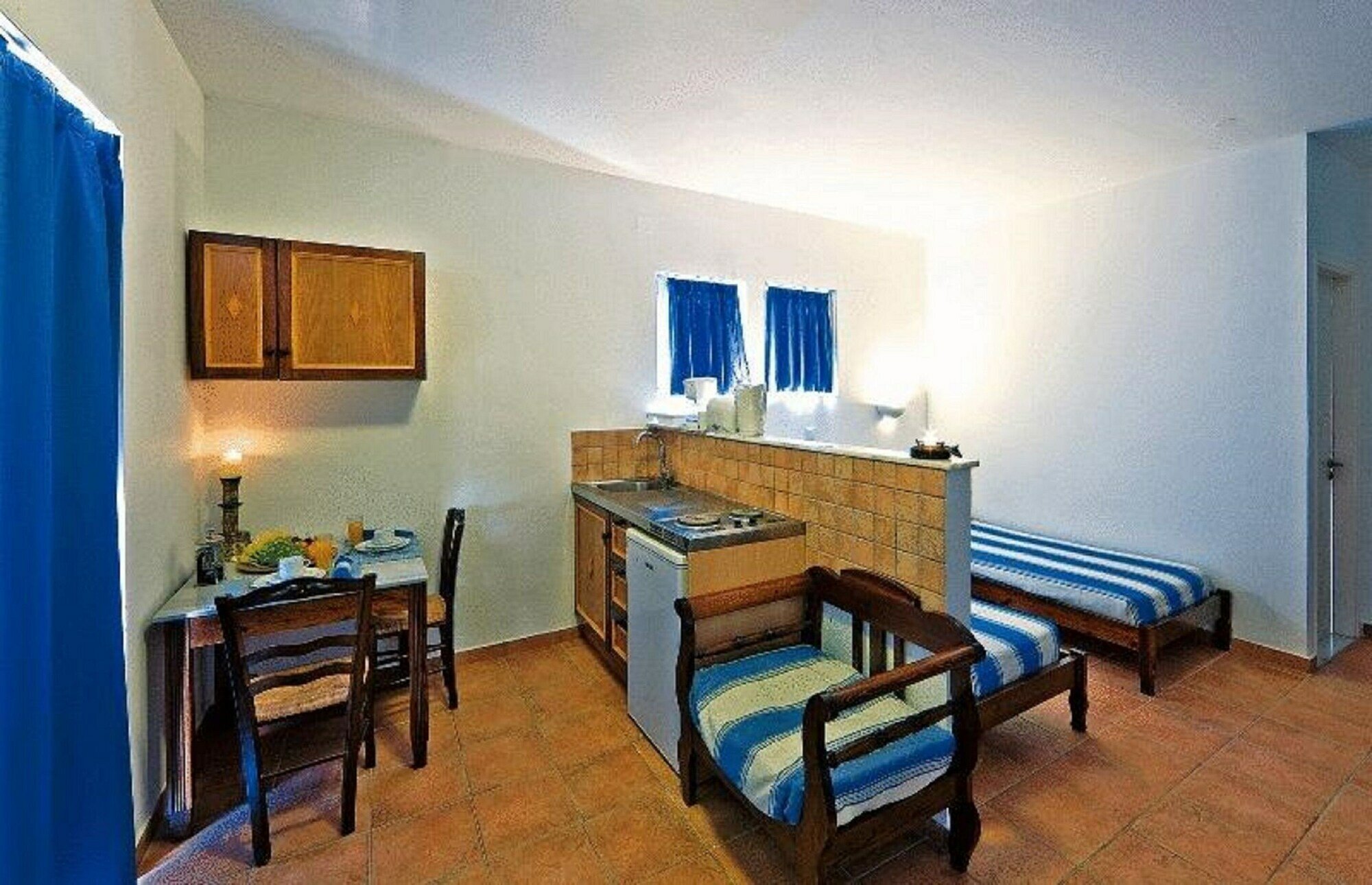 Фото Katikies Studios & Apartments