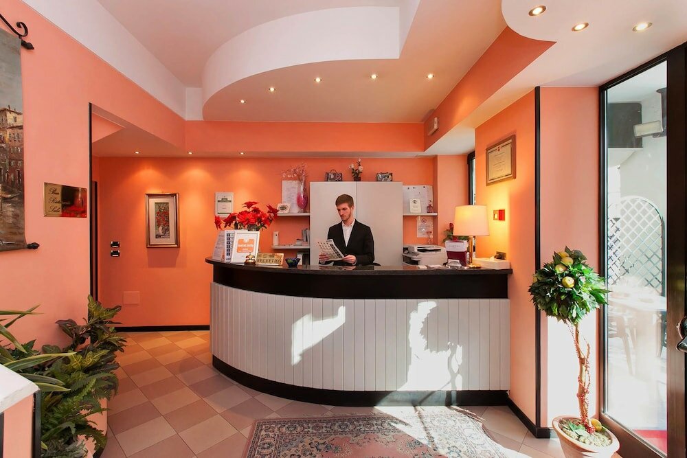 Фото отеля 2