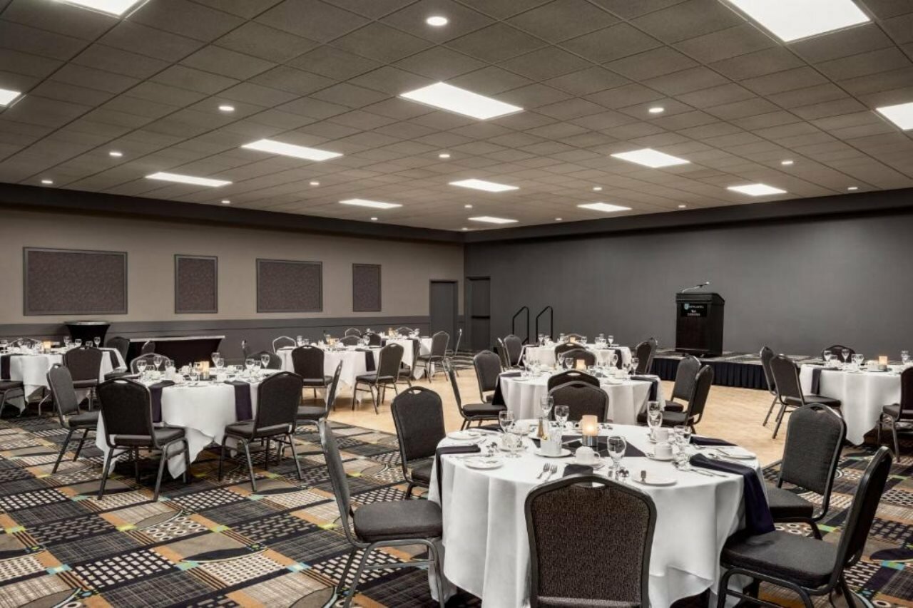 Фото Royal West Edmonton, trademark Collection